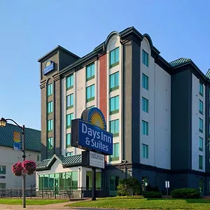 2* Отель Days By Wyndham Centre St By The Falls