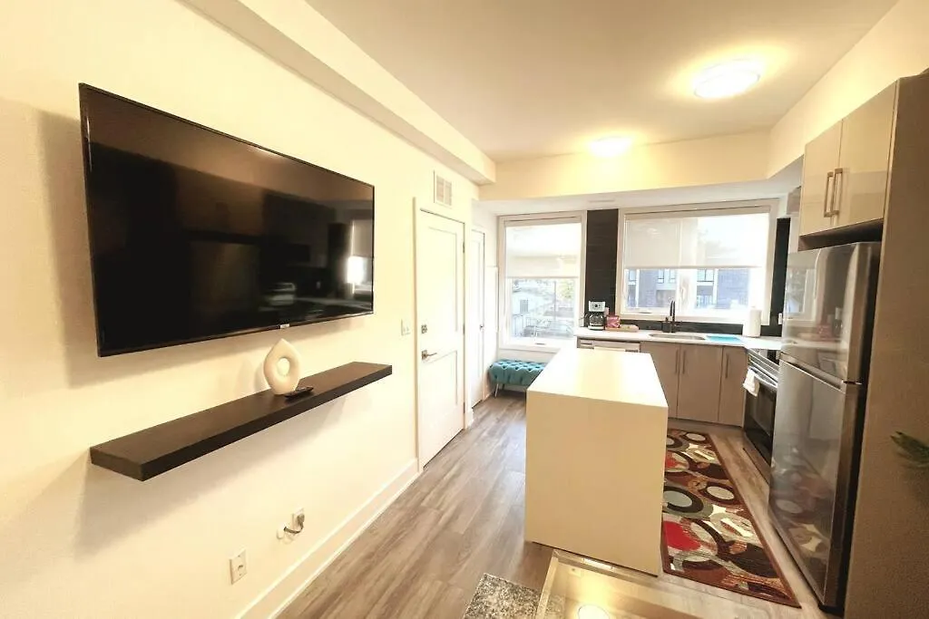 Exquisite, Bright & Modern Condo. Niagara Falls 0*,  Canada